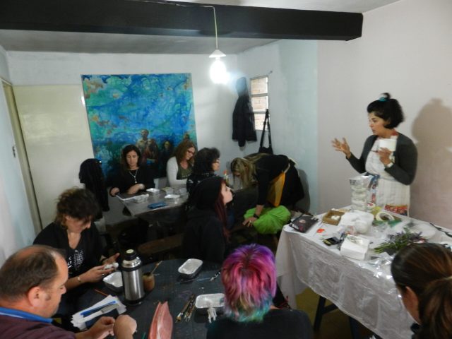 Taller de muñecas de porcelana