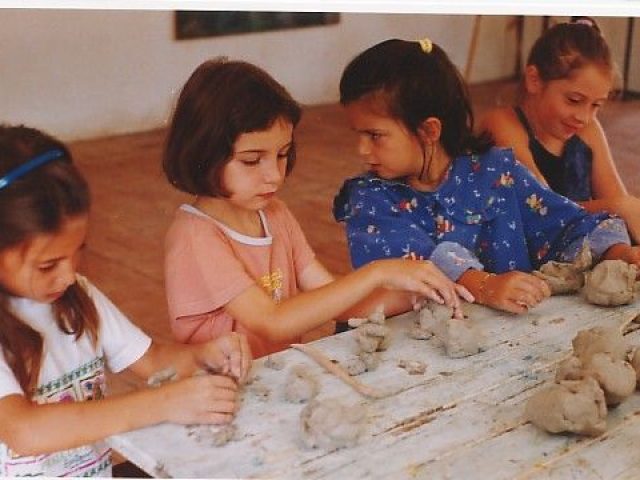 taller arte arcilla chicas